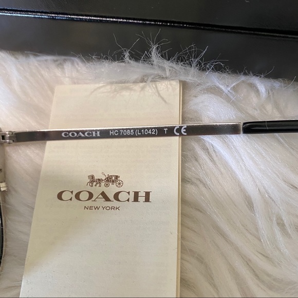 New coach 56mm cat eye sunglasses - Picture 8 of 14